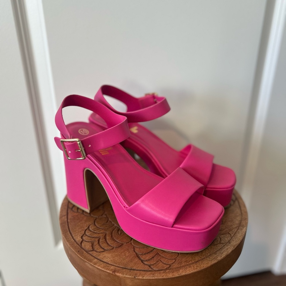 SHEIN Fuchsia Platform Heels